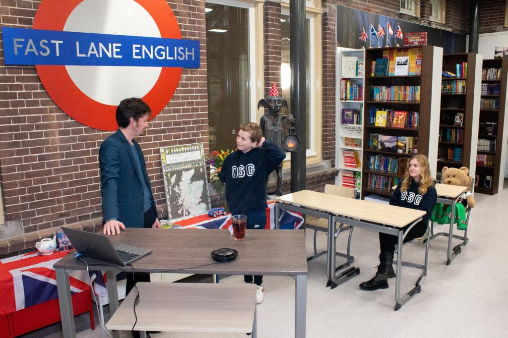 Featured image for “Extra live uitzending Fast Lane English voor groep 8”